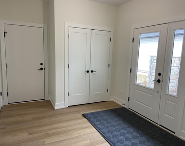 723 Violet Way - Photo Thumbnail 18