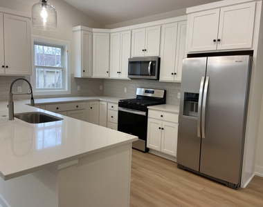 723 Violet Way - Photo Thumbnail 8