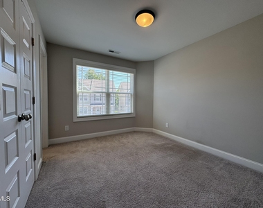 317 Old Grove Lane - Photo Thumbnail 10