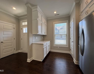 317 Old Grove Lane - Photo Thumbnail 8