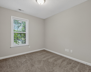 615 S Moore Street - Photo Thumbnail 15