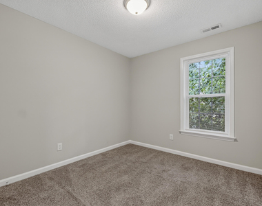 615 S Moore Street - Photo Thumbnail 17