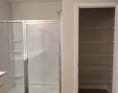 3204 Lake Barkley Way - Photo Thumbnail 15