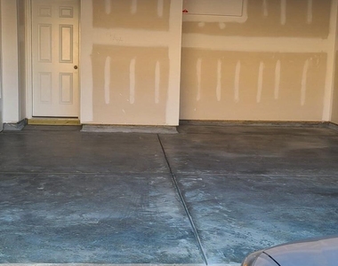 3204 Lake Barkley Way - Photo Thumbnail 19