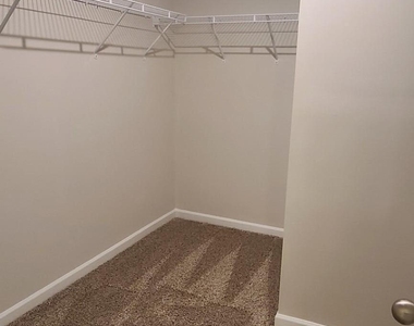 3204 Lake Barkley Way - Photo Thumbnail 14