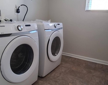 3204 Lake Barkley Way - Photo Thumbnail 17