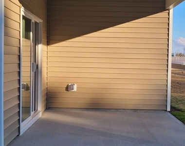 3204 Lake Barkley Way - Photo Thumbnail 18