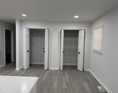 108 N Glendale Drive - Photo Thumbnail 6