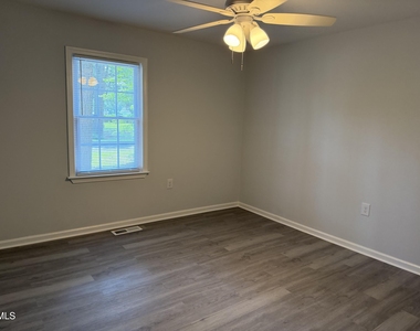 108 N Glendale Drive - Photo Thumbnail 15