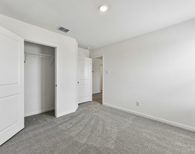 235 Surrey Oaks - Photo Thumbnail 20