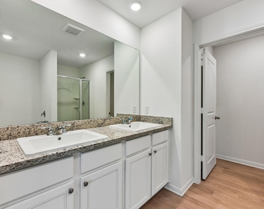 235 Surrey Oaks - Photo Thumbnail 14