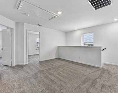 235 Surrey Oaks - Photo Thumbnail 10