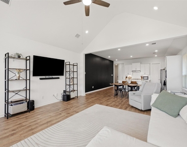 2309 Western View Dr - Photo Thumbnail 7