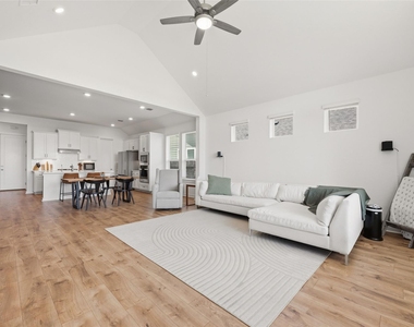 2309 Western View Dr - Photo Thumbnail 6
