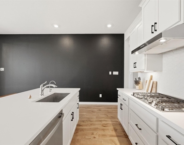 2309 Western View Dr - Photo Thumbnail 5