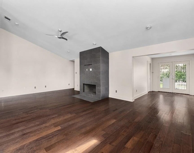 2802 Warren St - Photo Thumbnail 5