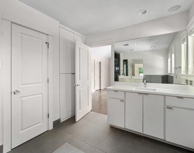 2802 Warren St - Photo Thumbnail 15