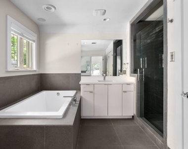 2802 Warren St - Photo Thumbnail 13