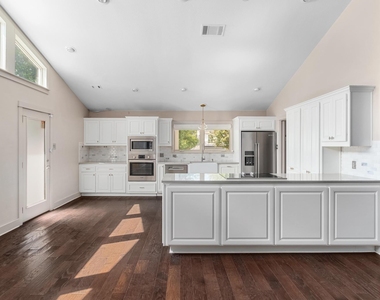 2802 Warren St - Photo Thumbnail 7
