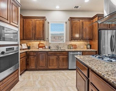 9550 Savannah Ridge Dr - Photo Thumbnail 15
