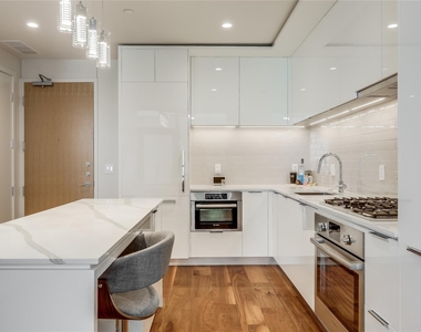 44 East Ave - Photo Thumbnail 2