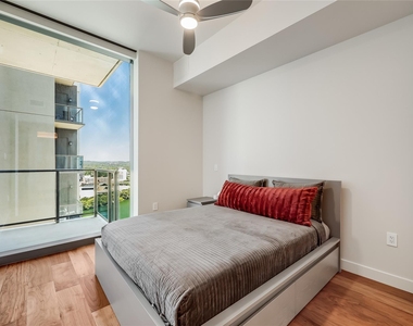 44 East Ave - Photo Thumbnail 12