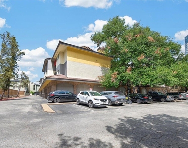 806 W 24th St - Photo Thumbnail 1