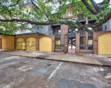 806 W 24th St - Photo Thumbnail 18