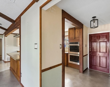 1105 N Riviera Cir - Photo Thumbnail 1
