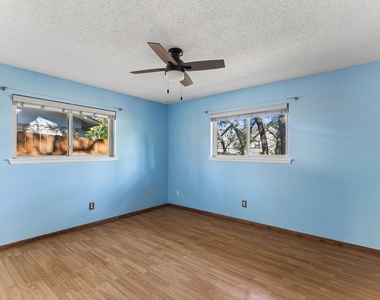 1105 N Riviera Cir - Photo Thumbnail 16