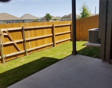 2880 Donnell Dr - Photo Thumbnail 18