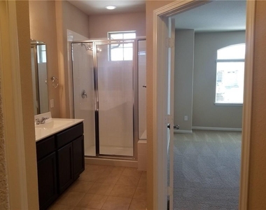 2880 Donnell Dr - Photo Thumbnail 7