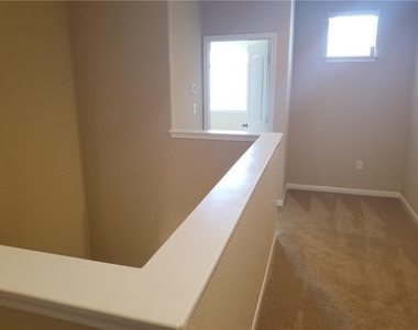 2880 Donnell Dr - Photo Thumbnail 12