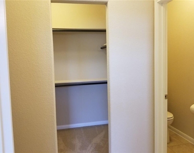 2880 Donnell Dr - Photo Thumbnail 9