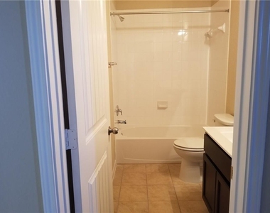 2880 Donnell Dr - Photo Thumbnail 5