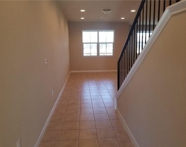 2880 Donnell Dr - Photo Thumbnail 16