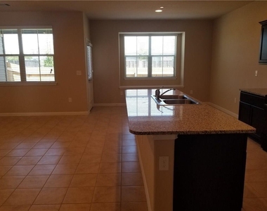2880 Donnell Dr - Photo Thumbnail 14