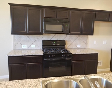 2880 Donnell Dr - Photo Thumbnail 1