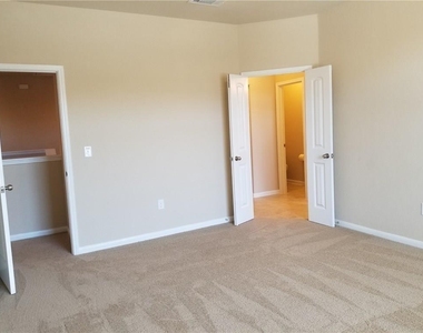 2880 Donnell Dr - Photo Thumbnail 10