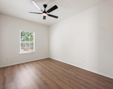11744 Easy St - Photo Thumbnail 3