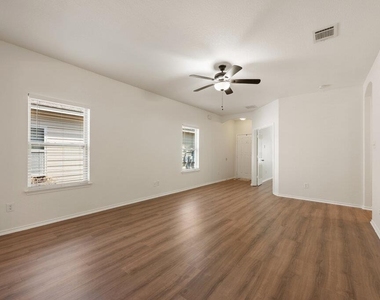11744 Easy St - Photo Thumbnail 10