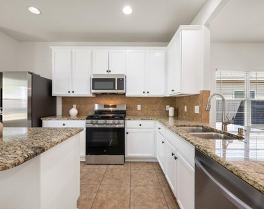 11744 Easy St - Photo Thumbnail 18