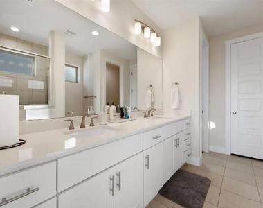 344 Pisa Ln - Photo Thumbnail 26