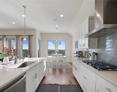 344 Pisa Ln - Photo Thumbnail 2
