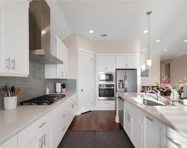 344 Pisa Ln - Photo Thumbnail 5