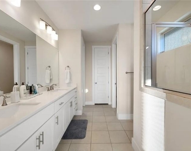 344 Pisa Ln - Photo Thumbnail 27