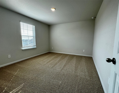 115 Bethpage Dr - Photo Thumbnail 28