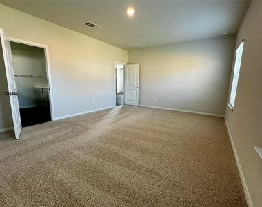115 Bethpage Dr - Photo Thumbnail 11