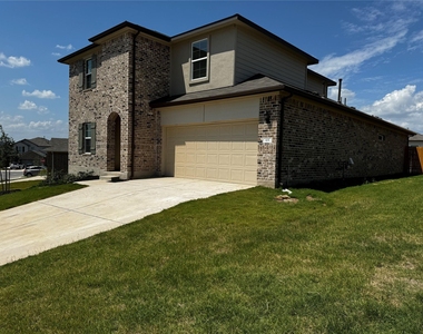 115 Bethpage Dr - Photo Thumbnail 1