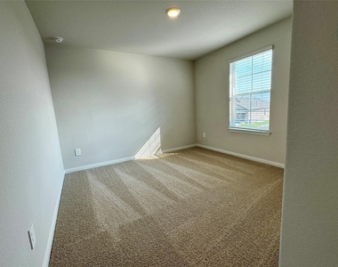 115 Bethpage Dr - Photo Thumbnail 27